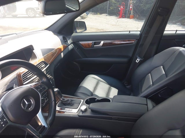 2014 Mercedes-benz C 300 Sport 4matic მანქანა იყიდება აუქციონზე, vin: WDDGF8AB6EA964914, აუქციონის ნომერი: 45741012