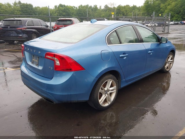 2015 Volvo S60 T5 Platinum მანქანა იყიდება აუქციონზე, vin: YV126MFD6F2301937, აუქციონის ნომერი: 45741076