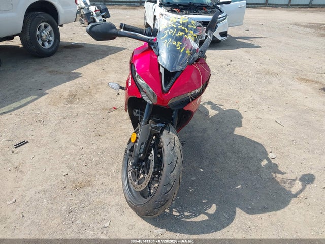 45741161 :رقم المزاد ، SMTL23UF1STCC5097 vin ، 2025 Triumph Motorcycle Daytona 660 مزاد بيع
