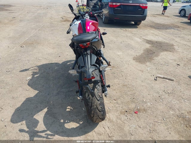 45741161 :رقم المزاد ، SMTL23UF1STCC5097 vin ، 2025 Triumph Motorcycle Daytona 660 مزاد بيع