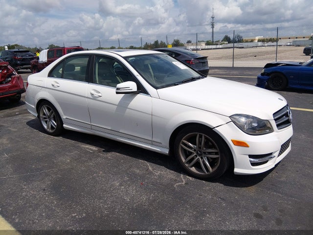 2014 Mercedes-benz C 250 Sport მანქანა იყიდება აუქციონზე, vin: WDDGF4HB0EA937271, აუქციონის ნომერი: 45741216