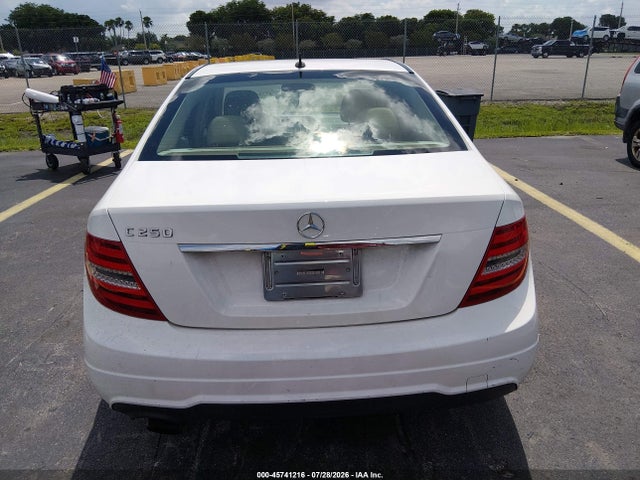 2014 Mercedes-benz C 250 Sport მანქანა იყიდება აუქციონზე, vin: WDDGF4HB0EA937271, აუქციონის ნომერი: 45741216