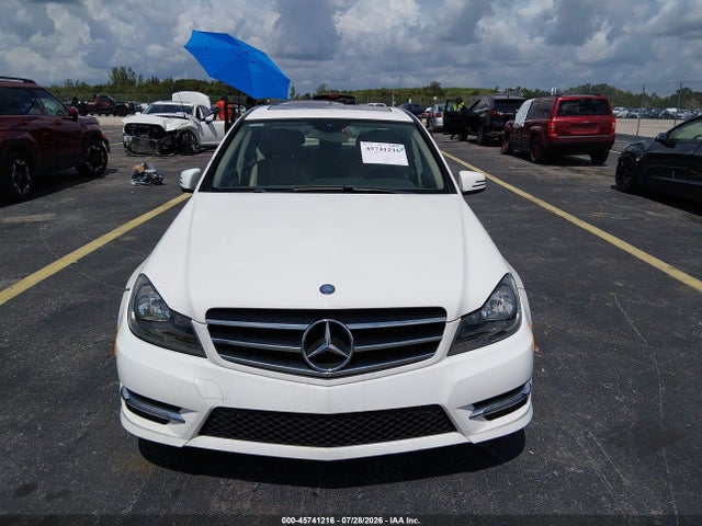 2014 Mercedes-benz C 250 Sport მანქანა იყიდება აუქციონზე, vin: WDDGF4HB0EA937271, აუქციონის ნომერი: 45741216