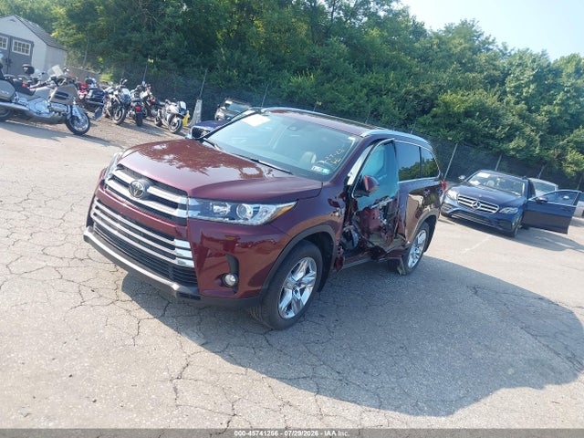 Toyota Highlander Limited 2018 5TDDZRFH2JS873014 Image 2