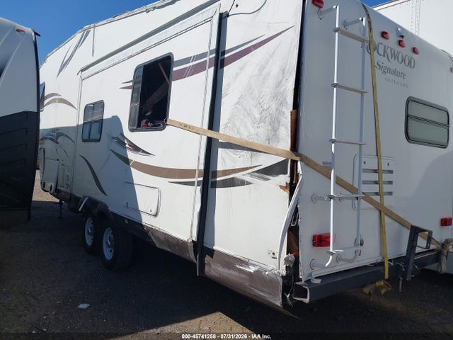 Forest River Rockwood 8280ws 2014 4X4FRLD23E1857406 Image 3