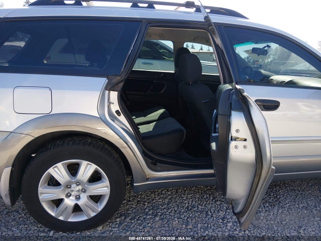 45741261 :رقم المزاد ، 4S4BP61C357379957 vin ، 2005 Subaru Outback 2.5i مزاد بيع