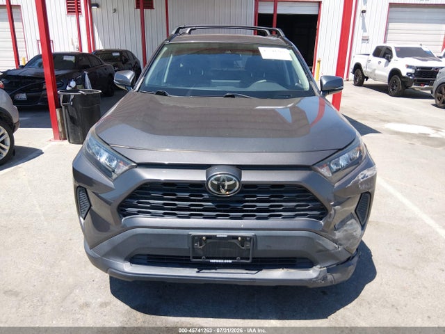 2T3K1RFV4KW005729 Toyota RAV4 LE
