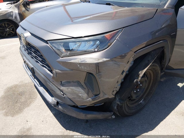 2T3K1RFV4KW005729 Toyota RAV4 LE