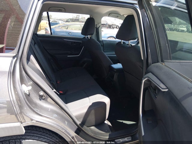 2T3K1RFV4KW005729 Toyota RAV4 LE
