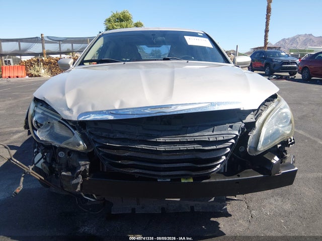 45741338 :رقم المزاد ، 1C3CCBAB5DN620856 vin ، 2013 Chrysler 200 Lx مزاد بيع