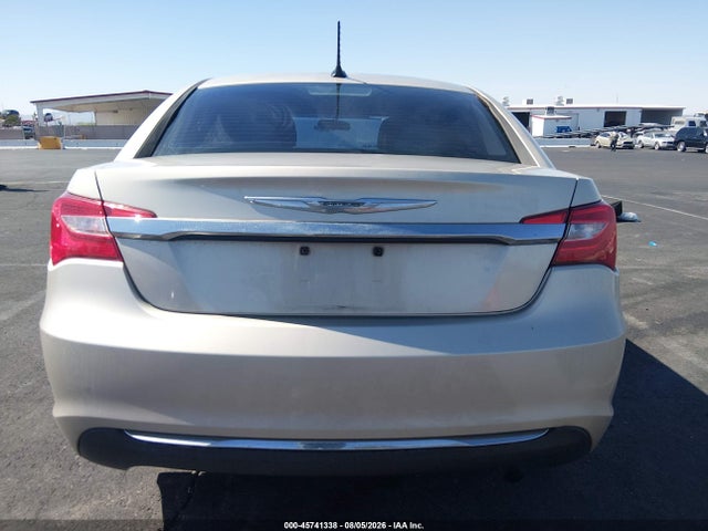 45741338 :رقم المزاد ، 1C3CCBAB5DN620856 vin ، 2013 Chrysler 200 Lx مزاد بيع