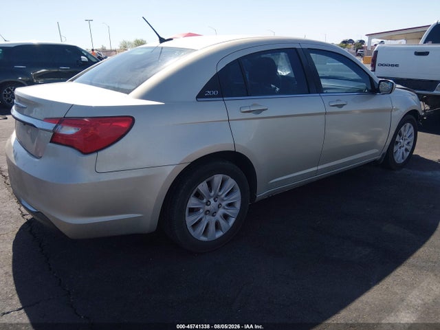 45741338 :رقم المزاد ، 1C3CCBAB5DN620856 vin ، 2013 Chrysler 200 Lx مزاد بيع