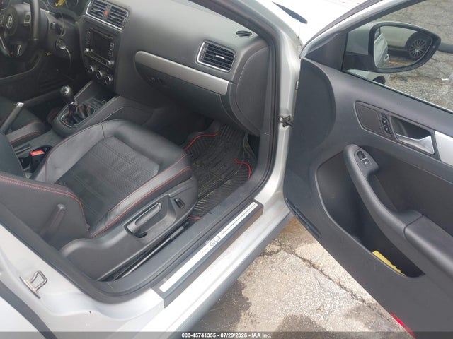 45741355 :رقم المزاد ، 3VW567AJ0DM232392 vin ، 2013 Volkswagen Jetta Gli Autobahn مزاد بيع