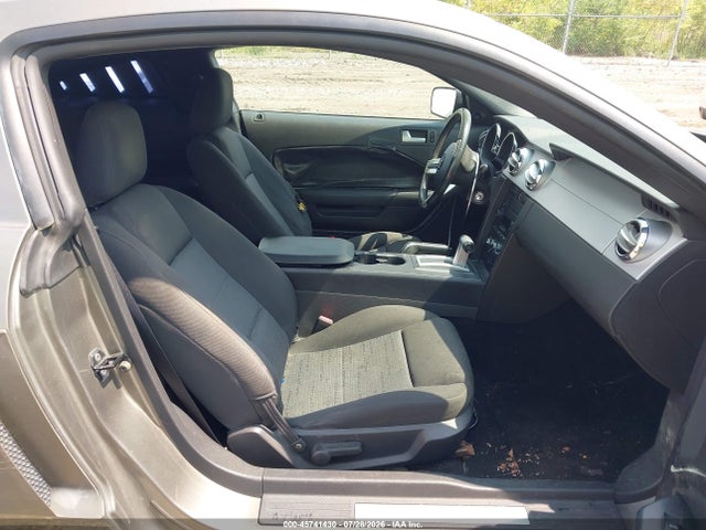 Продаж на аукціоні авто 2005 Ford Mustang V6 Deluxe/v6 Premium, vin: 1ZVFT80N655114698, номер лоту: 45741430