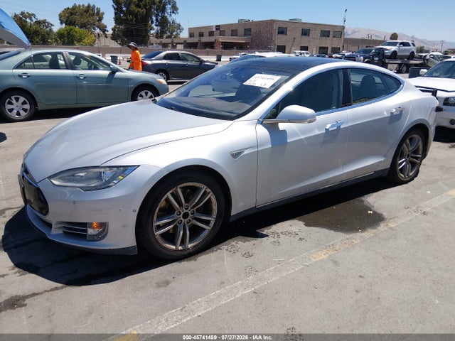Tesla Model S 60/70/85 2015 5YJSA1H16FF083999 Image 2