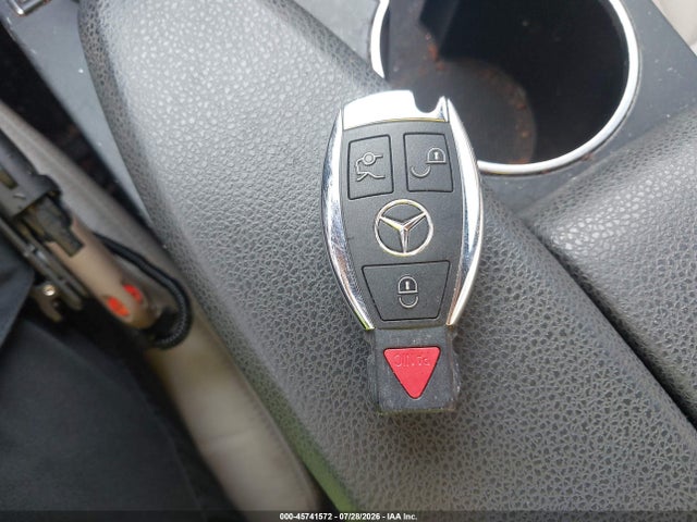 2013 Mercedes-benz C 300 Sport 4matic მანქანა იყიდება აუქციონზე, vin: WDDGF8AB5DR283840, აუქციონის ნომერი: 45741572