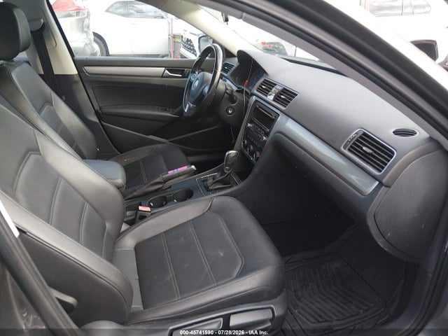 45741590 :رقم المزاد ، 1VWAT7A32FC018212 vin ، 2015 Volkswagen Passat 1.8t Wolfsburg Edition مزاد بيع