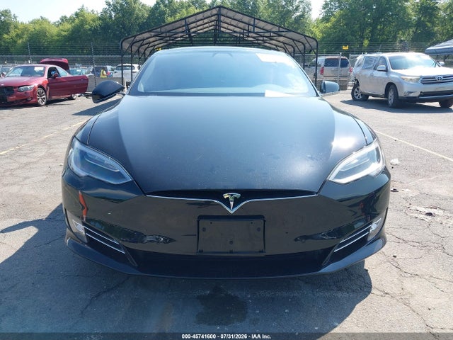 Продажа на аукционе авто 2018 Tesla Model S 100d/75d/p100d, vin: 5YJSA1E24JF277825, номер лота: 45741600