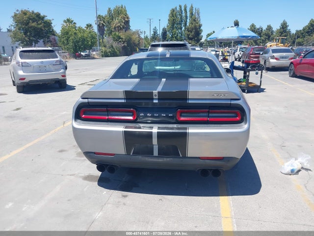 2C3CDZDJ6GH164517 Dodge Challenger Srt 392