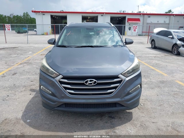 2017 Hyundai Tucson Se მანქანა იყიდება აუქციონზე, vin: KM8J33A4XHU413297, აუქციონის ნომერი: 45741603