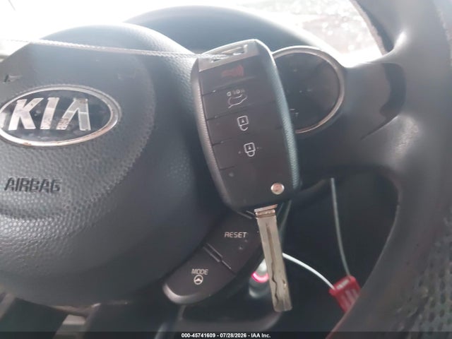 KIA SOUL + 2016 KNDJP3A55G7862577 Image 11