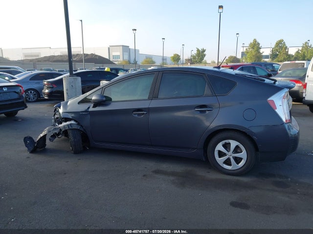 Toyota Prius Three 2015 JTDKN3DU4F0480481 Image 15