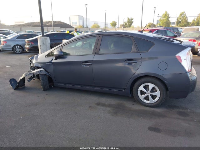 JTDKN3DU4F0480481 Toyota Prius Three