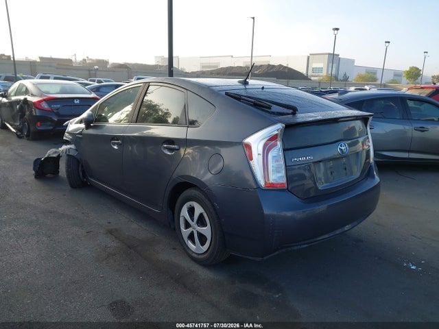 JTDKN3DU4F0480481 Toyota Prius Three