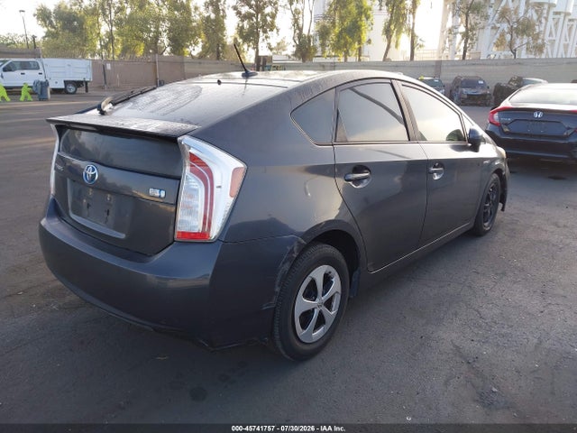JTDKN3DU4F0480481 Toyota Prius Three