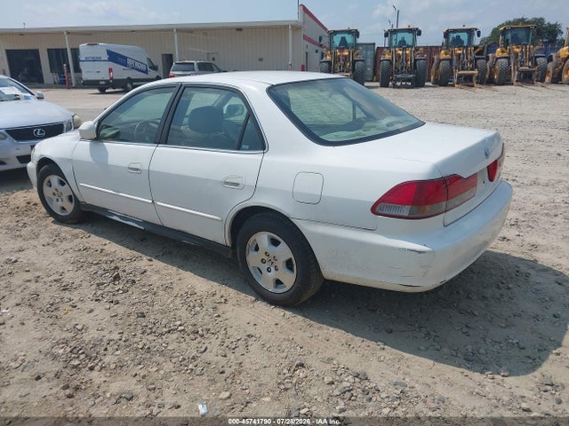 2001 Honda Accord 3.0 Ex მანქანა იყიდება აუქციონზე, vin: 1HGCG165X1A079711, აუქციონის ნომერი: 45741790