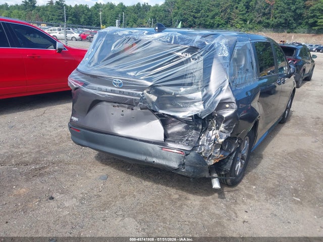 5TDKSKFC8MS011217 Toyota SIENNA LE