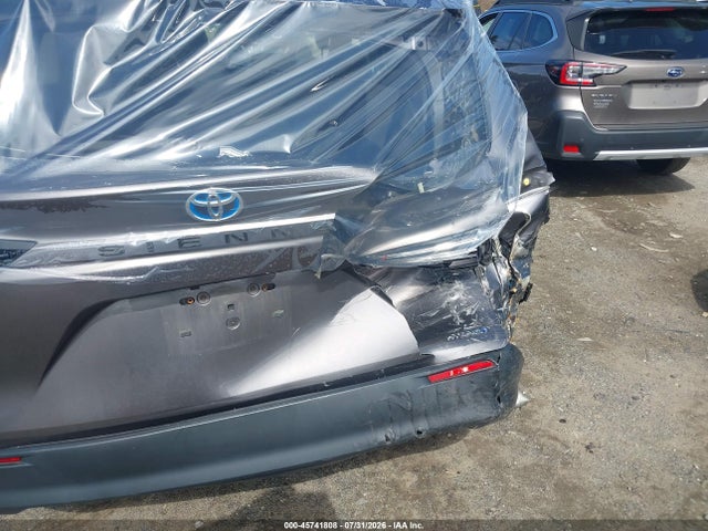 5TDKSKFC8MS011217 Toyota SIENNA LE