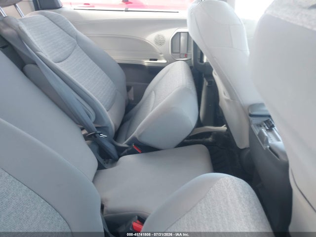 5TDKSKFC8MS011217 Toyota SIENNA LE