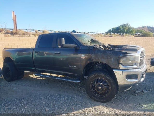 45741910 :رقم المزاد ، 3C63RRHLXKG621922 vin ، 2019 Ram 3500 Big Horn  4x4 8' Box مزاد بيع