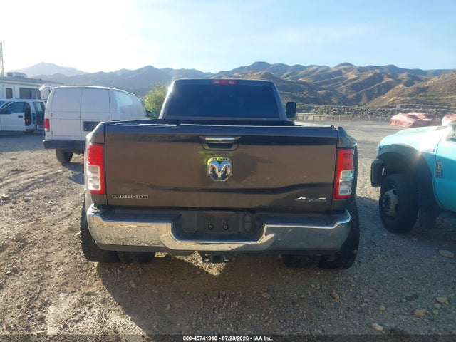 45741910 :رقم المزاد ، 3C63RRHLXKG621922 vin ، 2019 Ram 3500 Big Horn  4x4 8' Box مزاد بيع