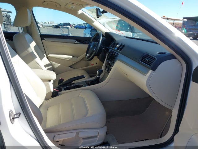 1VWBT7A39EC089734 Volkswagen Passat 1.8t Se