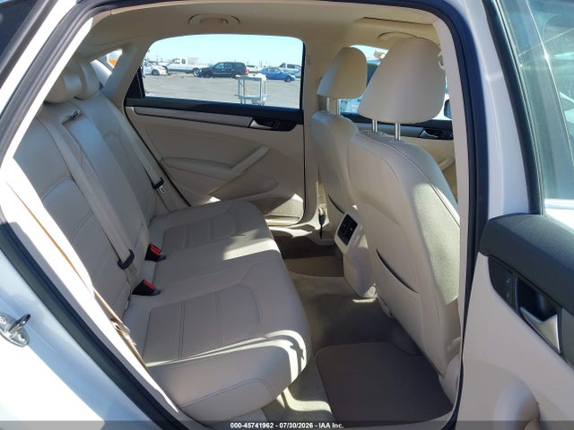 1VWBT7A39EC089734 Volkswagen Passat 1.8t Se