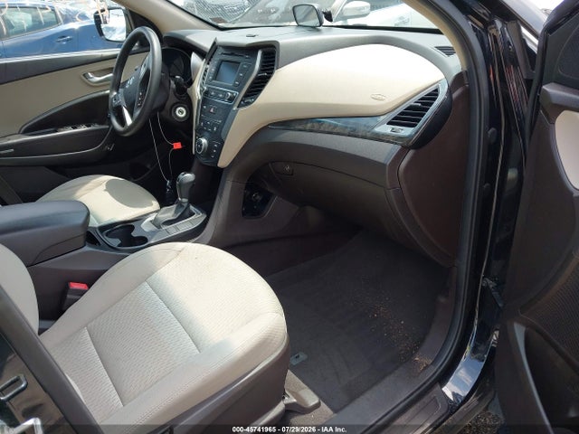 Продаж на аукціоні авто 2017 Hyundai Santa Fe Sport 2.4l, vin: 5NMZTDLB8HH043533, номер лоту: 45741965