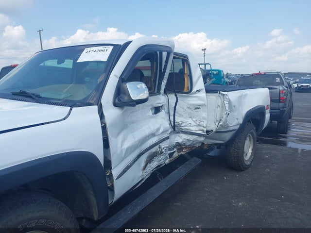 45742003 :رقم المزاد ، 2GTEK19V4X1557559 vin ، 1999 Gmc New Sierra 1500 Sle مزاد بيع