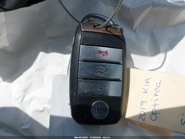 Продаж на аукціоні авто 2019 Kia Optima S, vin: 5XXGT4L36KG297649, номер лоту: 45742037