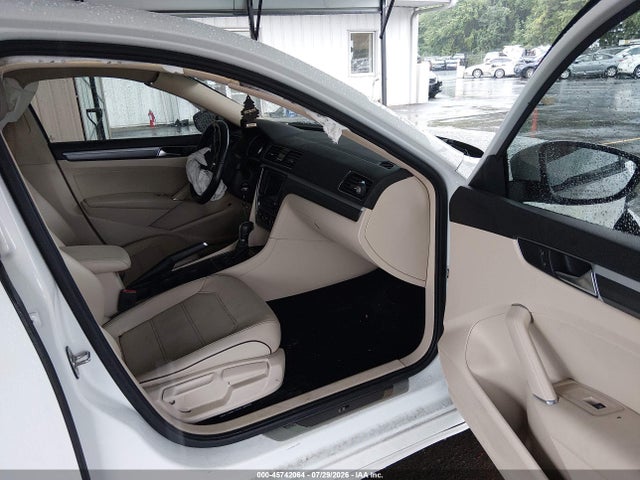 Продажа на аукционе авто 2018 Volkswagen Passat 2.0t R-line/2.0t S, vin: 1VWAA7A36JC028353, номер лота: 45742064