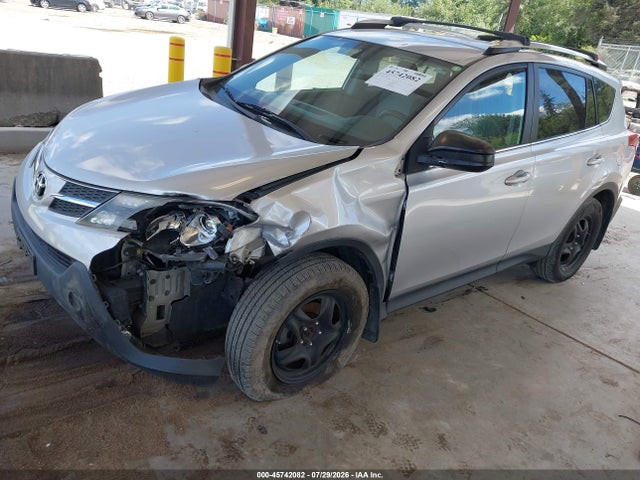 Toyota RAV4 LE 2015 2T3BFREV3FW230300 Image 2