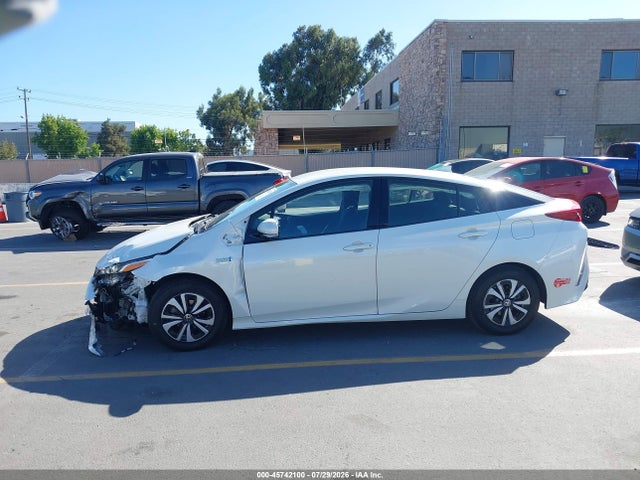 45742100 :رقم المزاد ، JTDKARFP6J3076708 vin ، 2018 Toyota Prius Prime Plus مزاد بيع