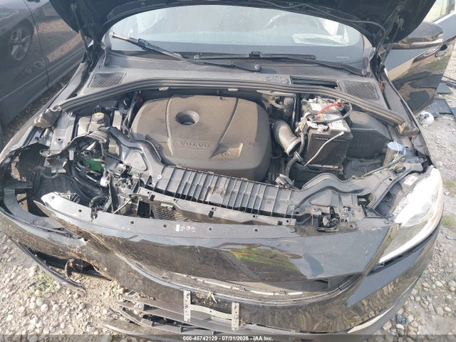 2017 Volvo V60 T5 Premier მანქანა იყიდება აუქციონზე, vin: YV140MEK0H1346990, აუქციონის ნომერი: 45742129