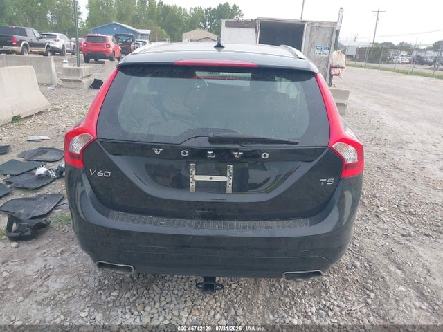 2017 Volvo V60 T5 Premier მანქანა იყიდება აუქციონზე, vin: YV140MEK0H1346990, აუქციონის ნომერი: 45742129