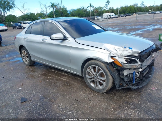 Продаж на аукціоні авто 2018 Mercedes-benz C 300 4matic, vin: 55SWF4KB6JU241870, номер лоту: 45742135