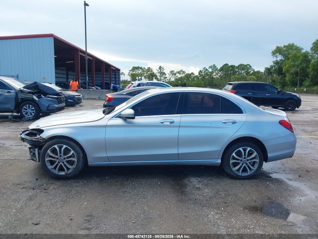 Продаж на аукціоні авто 2018 Mercedes-benz C 300 4matic, vin: 55SWF4KB6JU241870, номер лоту: 45742135