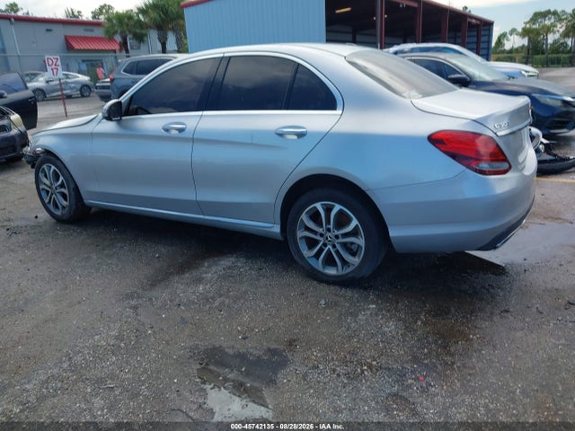 Продаж на аукціоні авто 2018 Mercedes-benz C 300 4matic, vin: 55SWF4KB6JU241870, номер лоту: 45742135