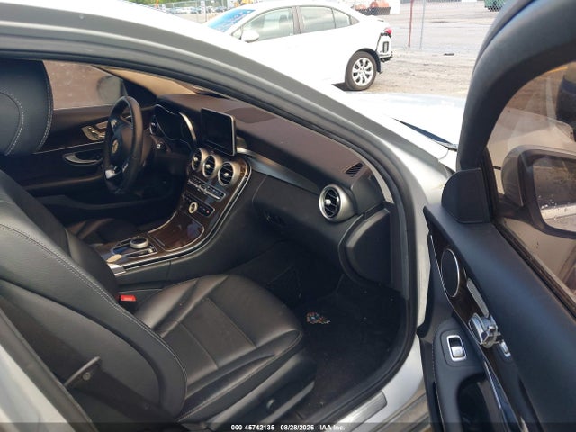 Продаж на аукціоні авто 2018 Mercedes-benz C 300 4matic, vin: 55SWF4KB6JU241870, номер лоту: 45742135