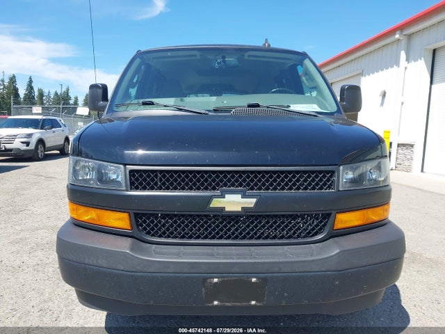 1GAWGEFGXJ1288878 Chevrolet Express 2500 Ls